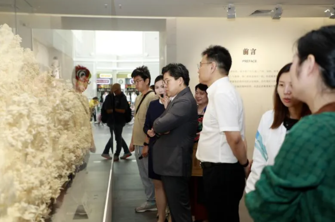 廣東省非物質文化遺産館“火出圈 ”| 霍啓剛率隊參觀